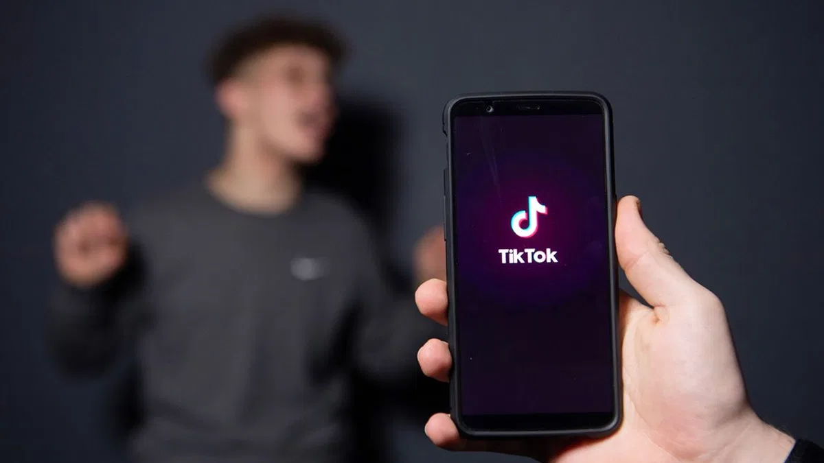TikTok Ülkemiz İçin Dijital Bir Afet mi? Tehlike Uyarısı KOSAM'dan Geldi!