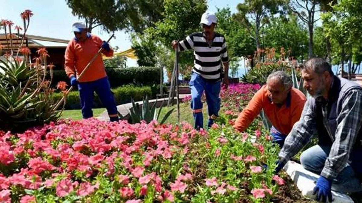 Antalya Muratpaşa'nın renkli emeği