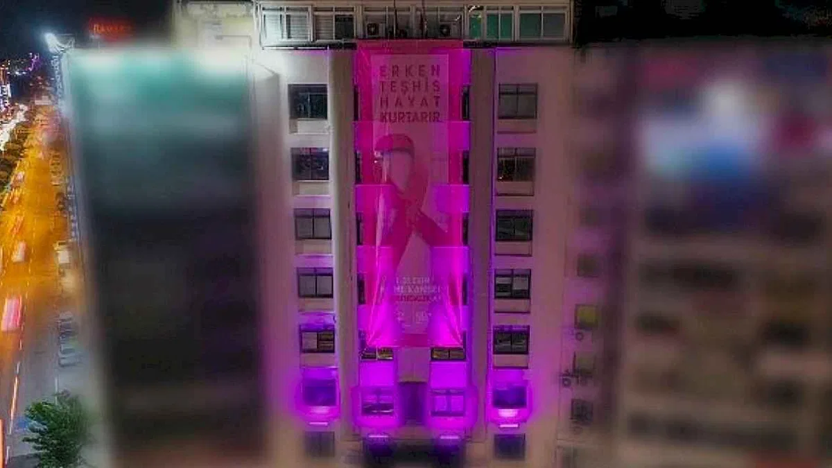 Konak'ta pembe farkındalık