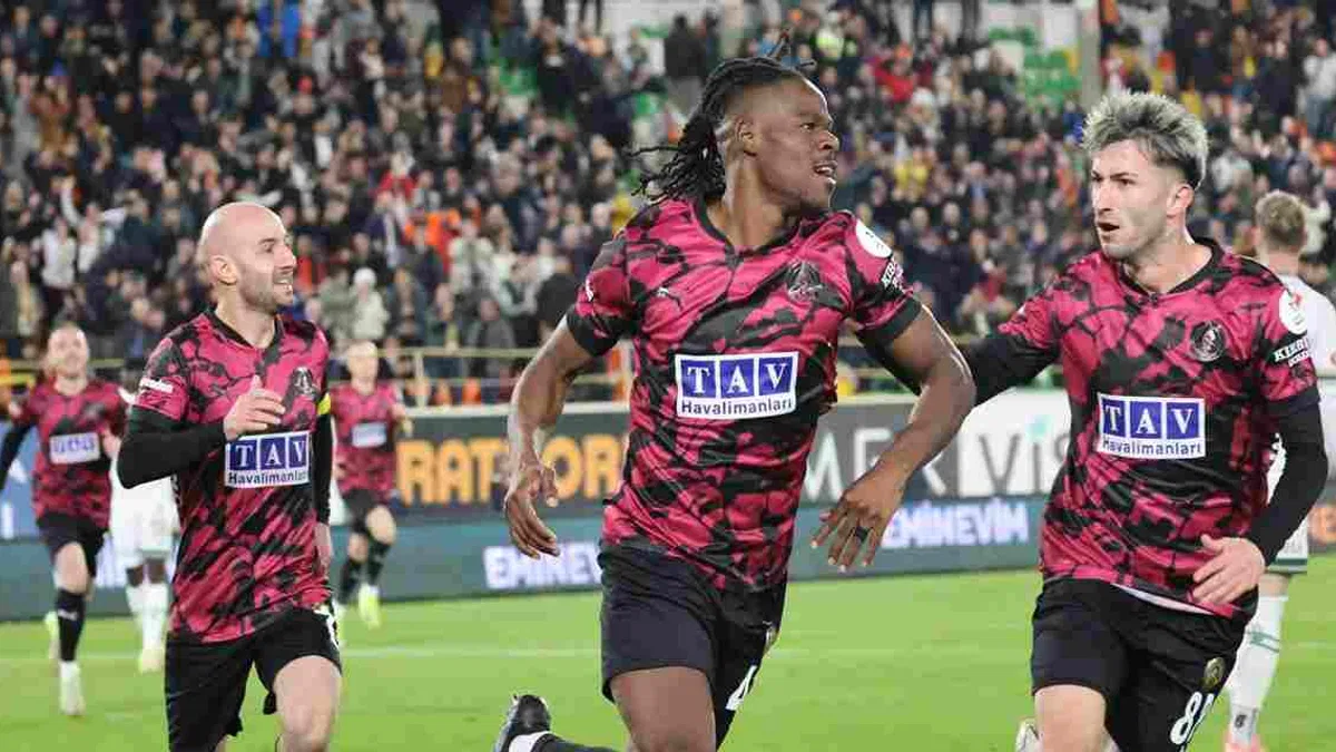 Corendon Alanyaspor 2-0 Tümosan Konyaspor (Maç Sonucu) Alanya evinde rahat kazandı!