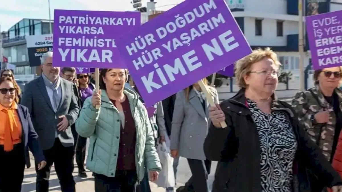 İzmir Güzelbahçe 'Şiddete Hayır' dedi