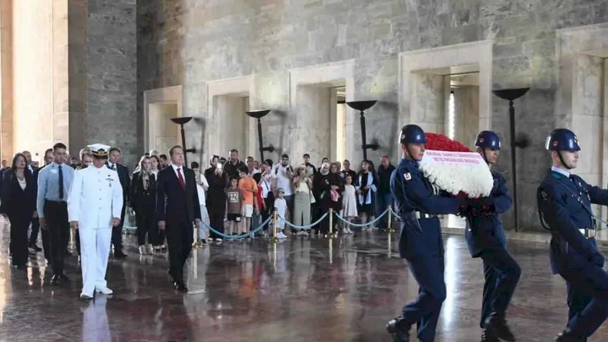 BALKANTÜRKSİAD yönetiminden Anıtkabir ziyareti