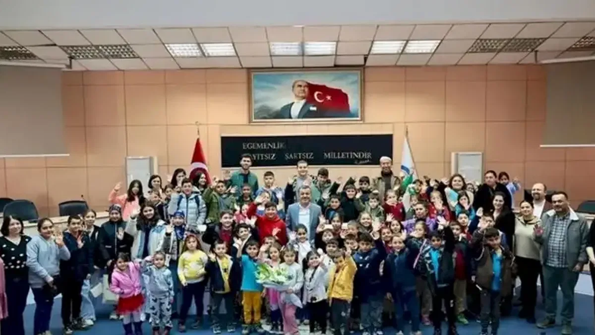 Denizli'de çocukların yüzü Büyükşehir ile gülüyor