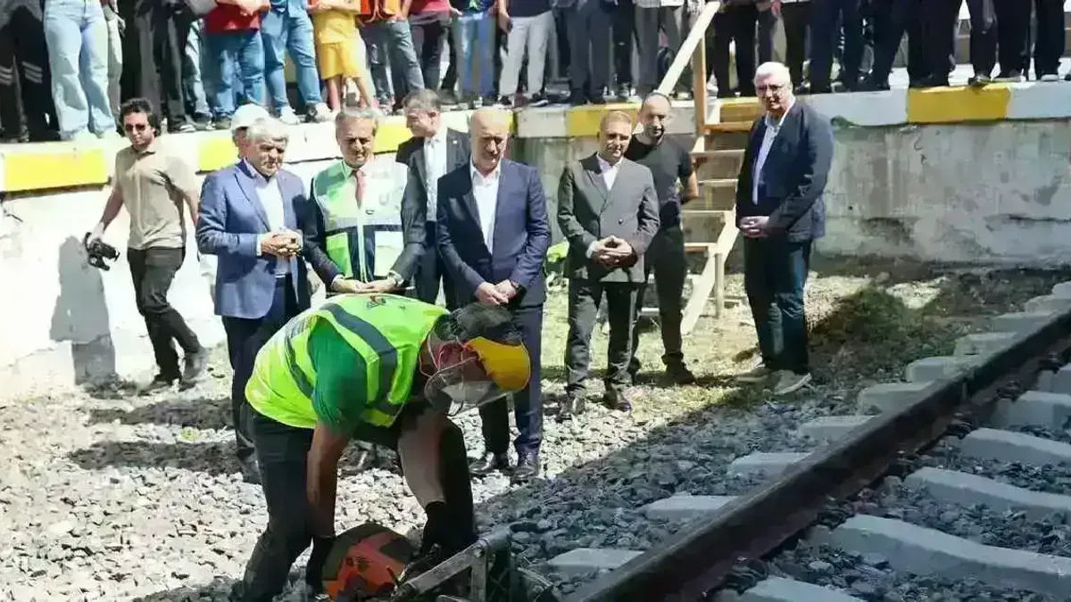 Sakarya’da Raylar Yer Altına Alınıyor: Şehir Yeniden Doğuyor