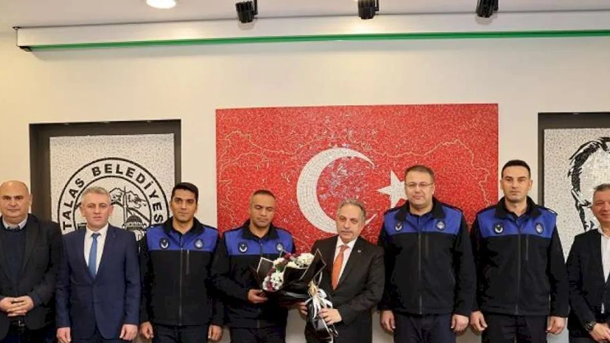 Kayseri Talas'ta komiser zabıtalara rozet töreni