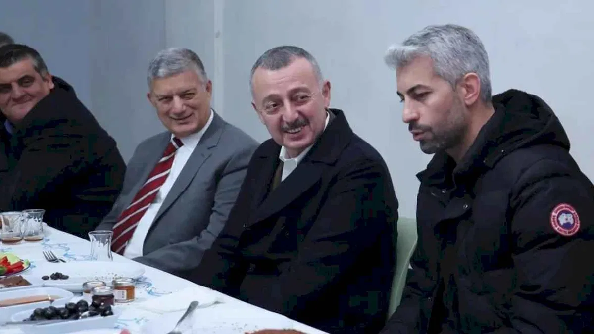 Esnaf kahvaltısıyla güne başladı