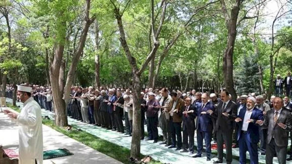 Konya'da Cuma Namazı sorası yağmur duası
