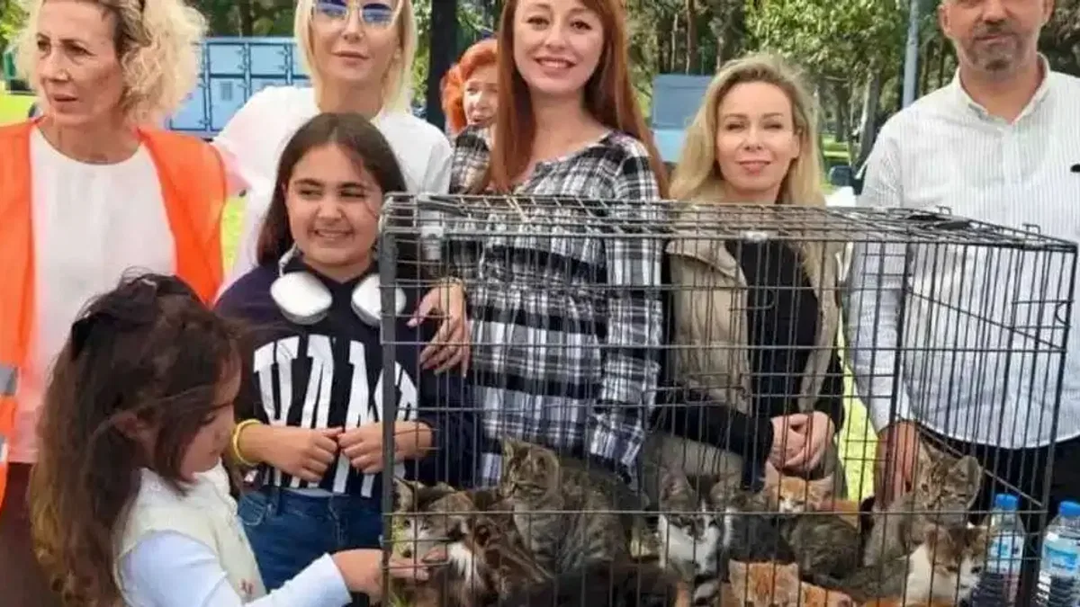 “Satın Alma, Sahiplen” etkinliğinde can dostlara yeni yuvalar