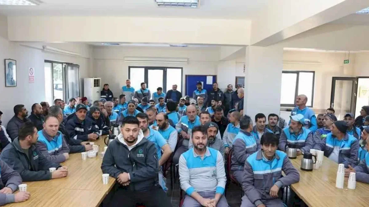 Çiftçi: “Emeğiniz, şehrimizi daha güzel ve temiz kılıyor”