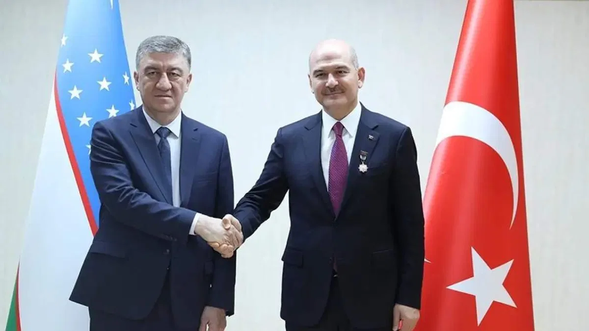 Bakan Soylu, Özbekistan İçişleri Bakanı Bobojonov ile görüştü
