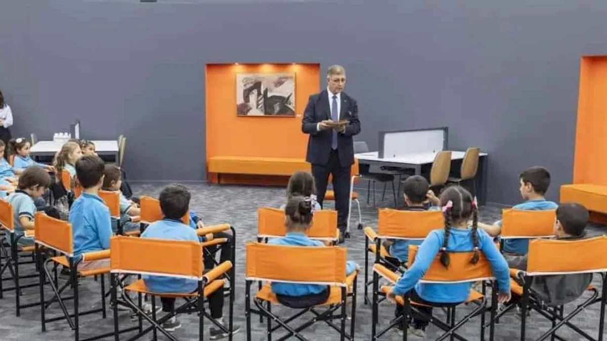 Başkan Tugay İzmirli çocuklara hikaye okudu