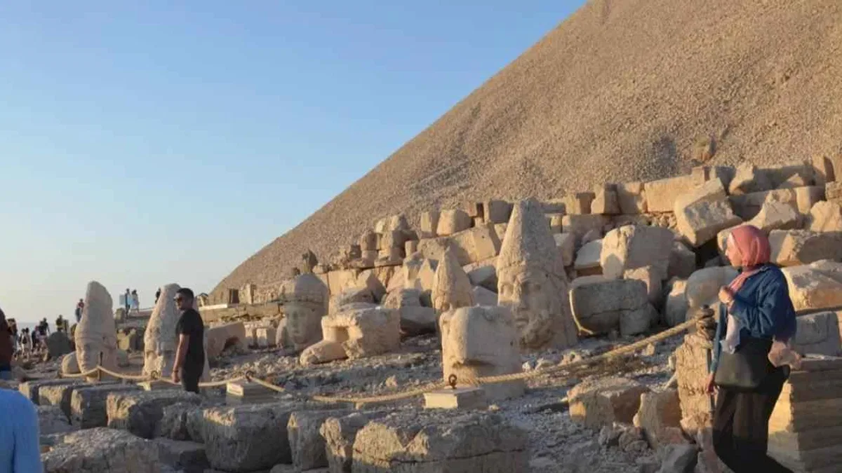 Kültürler Nemrut'ta buluştu