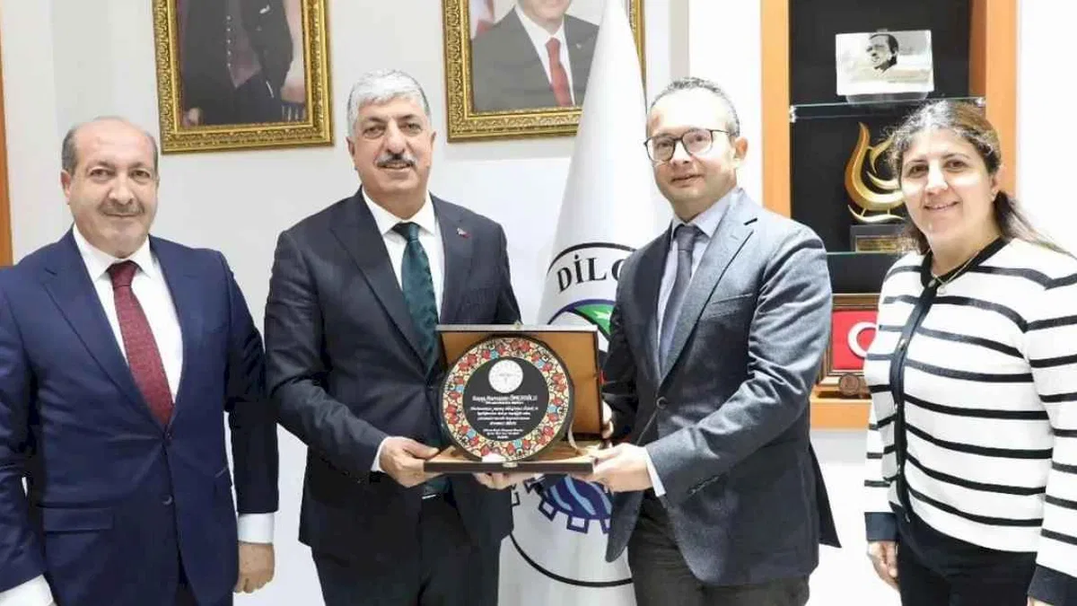 Dilovası Devlet Hastanesi'nden Başkan Ömeroğlu'na özel teşekkür