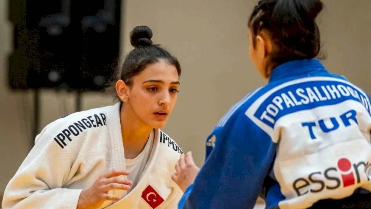 Bursalı Edanaz Avrupa üçüncüsü