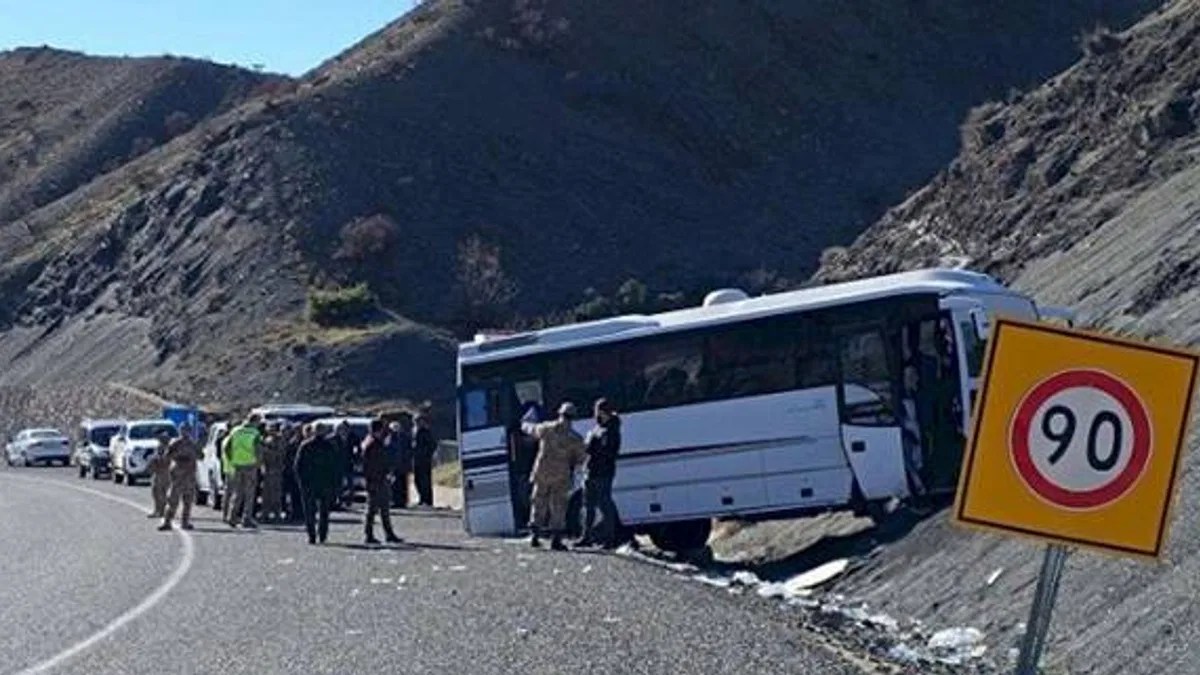 Bingöl'de midibüs kazası: 27 yaralı!