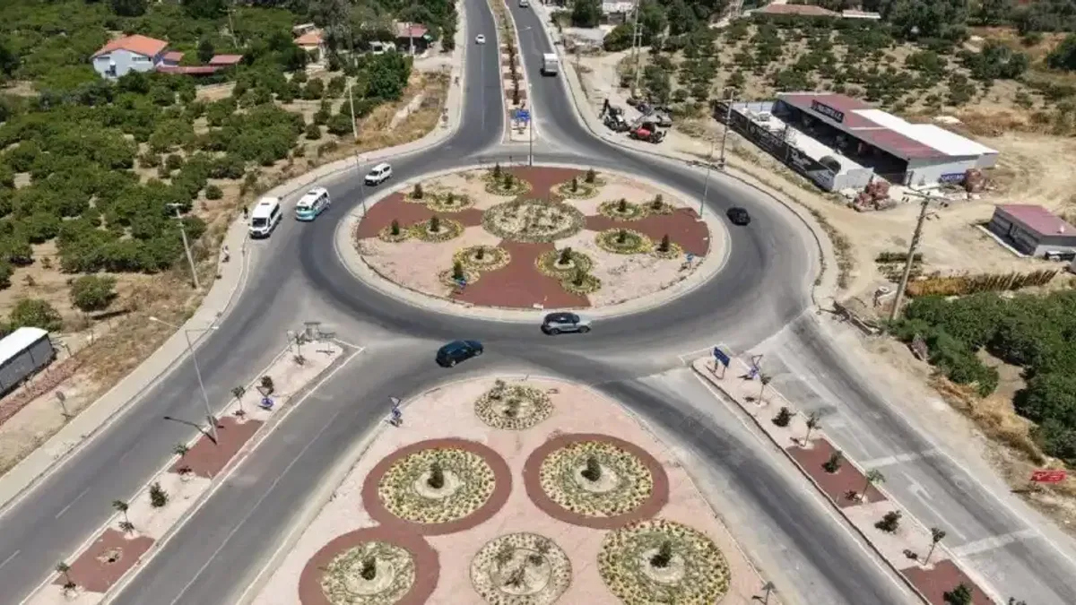 İzmir Seferihisar’ın iki büyük kavşağı yenilendi