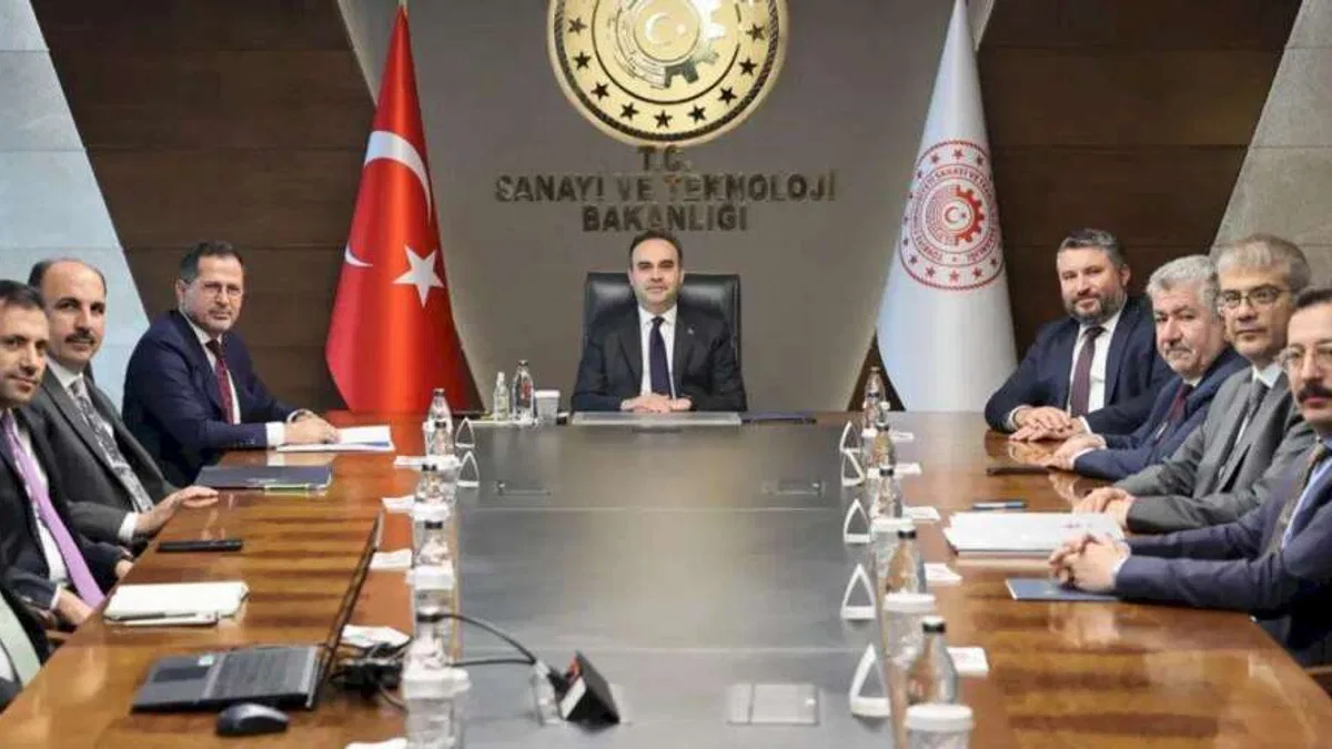 Konya heyeti Sanayi ve Teknoloji Bakanı Mehmet Fatih Kacır’ı ziyaret etti