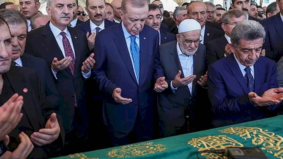 Recai Kutan son yolculuğuna uğurlandı