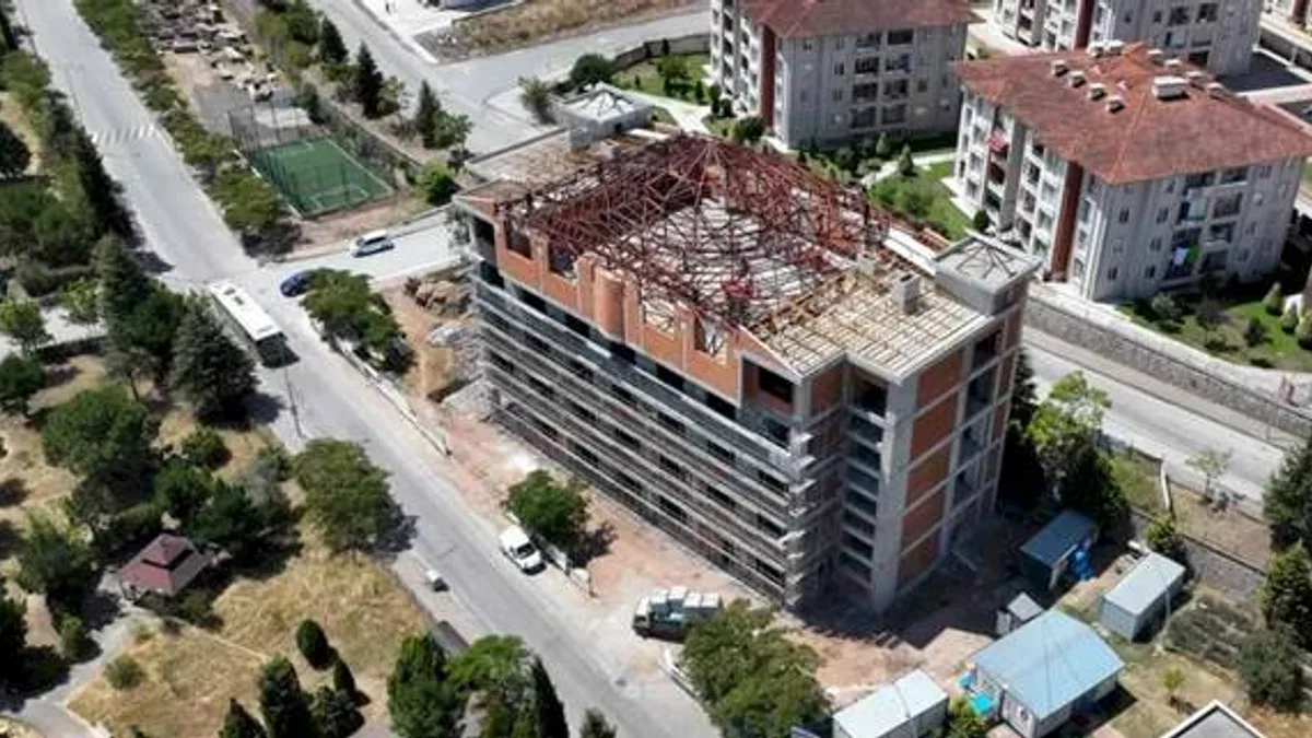 Başkan Büyükakın, Derince Cemevi inşaatını inceledi