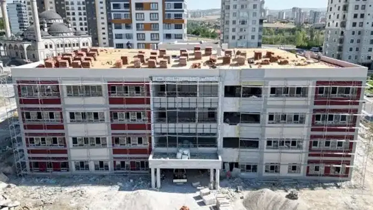 Kayseri Melikgazi'de okul inşaatı tam gaz sürüyor