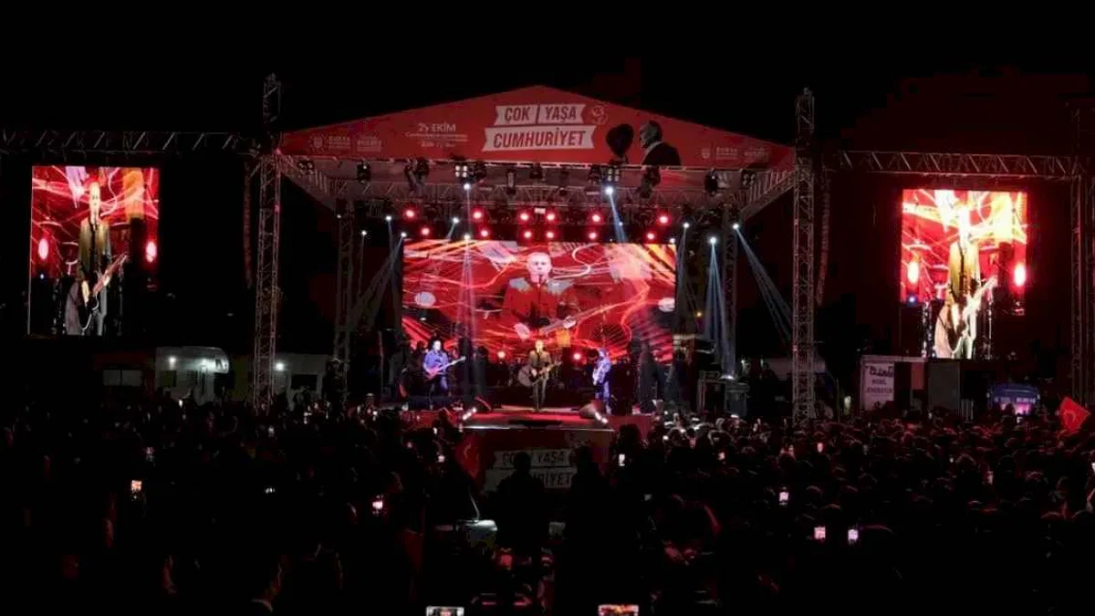 İnegöl ve Yıldırım'da 29 Ekim coşkusu