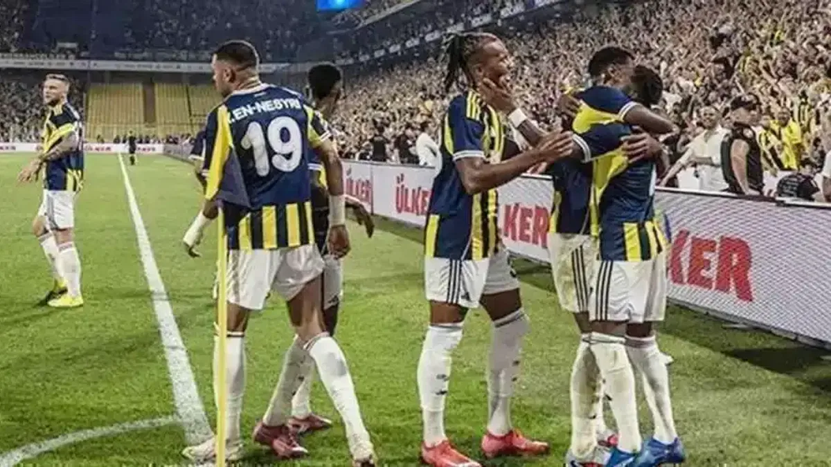 Fenerbahçe 5-2 Feyenoord (Maç Sonucu) Fener Kadıköy'de turu söktü aldı!