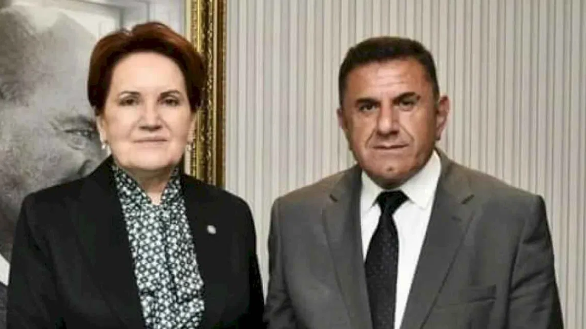 Ahırlı Belediye Başkanı Üzlük, meclis üyeleriyle birlikte İYİ Parti'den istifa etti