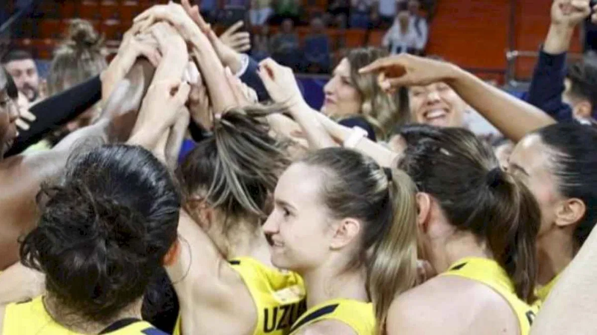 Fenerbahçe Alagöz Holding 4 kupalı sezonu değerlendirdi