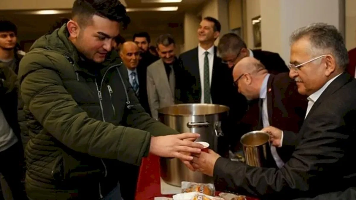 Kayseri Büyükşehir'den 1.4 milyon bardak sıcak çorba