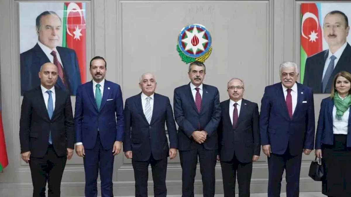 Azerbaycan Başbakanı Asadov, Bakan Tekin'i ağırladı