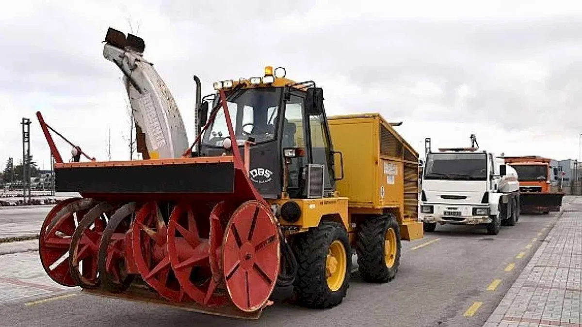 Selçuklu Belediyesi, hafta sonu Konya'yı etkisi altına alması beklenen kış koşulları öncesinde tüm hazırlıklarını tamamladı.