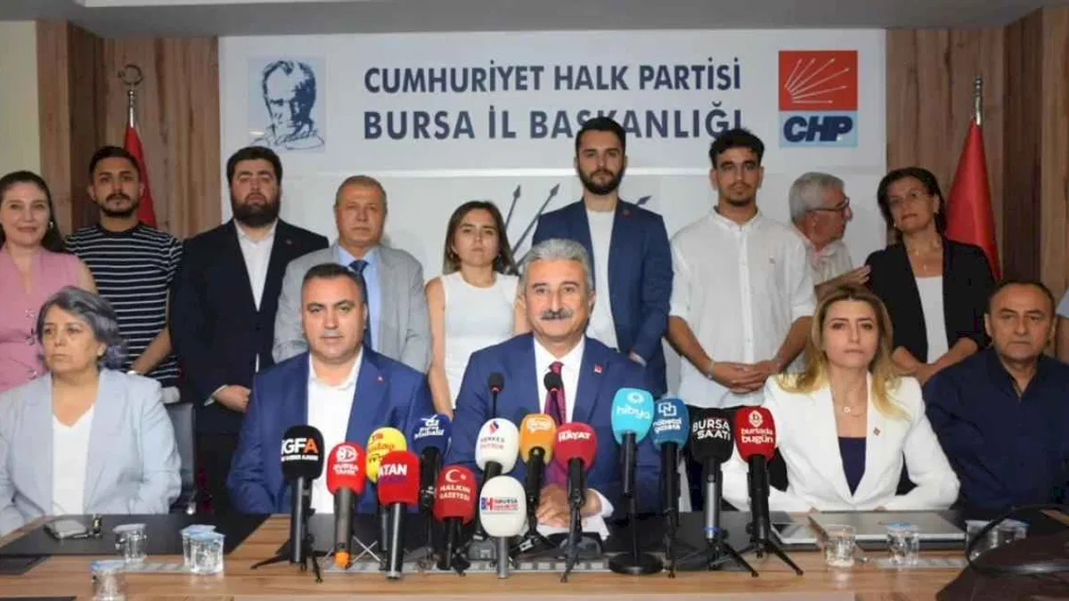 CHP Bursa'dan eğitim notu: Eğitim çöküyor, MEB sınıfta kaldı!