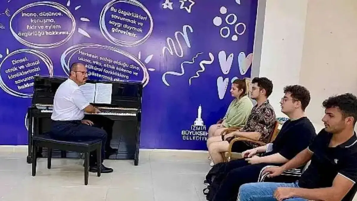 İzmir Büyükşehir Belediyesi yetenekli gençleri konservatuvar sınavlarına hazırlıyor