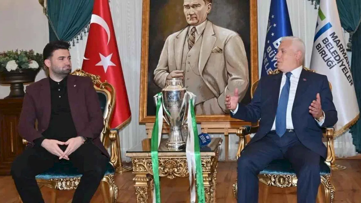 Bursaspor Başkanı Enes Çelik’ten Başkan Bozbey’e teşekkür ziyareti