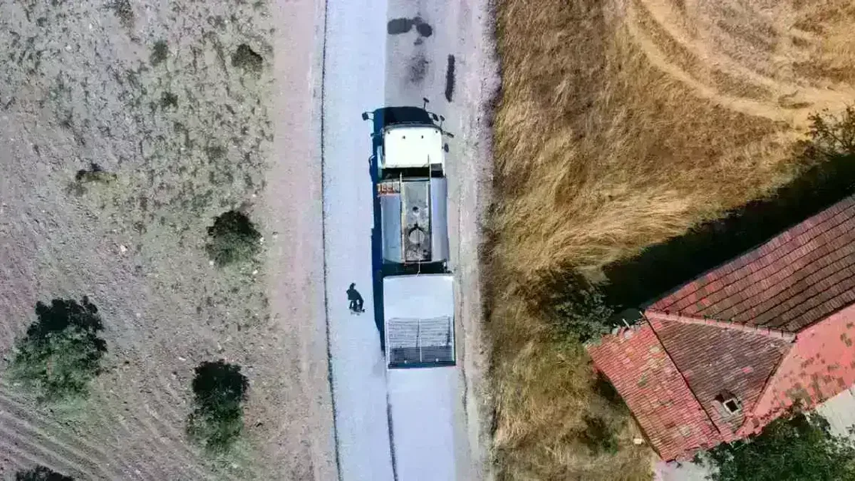 Manisa Soma’da asfalt çalışmaları devam ediyor