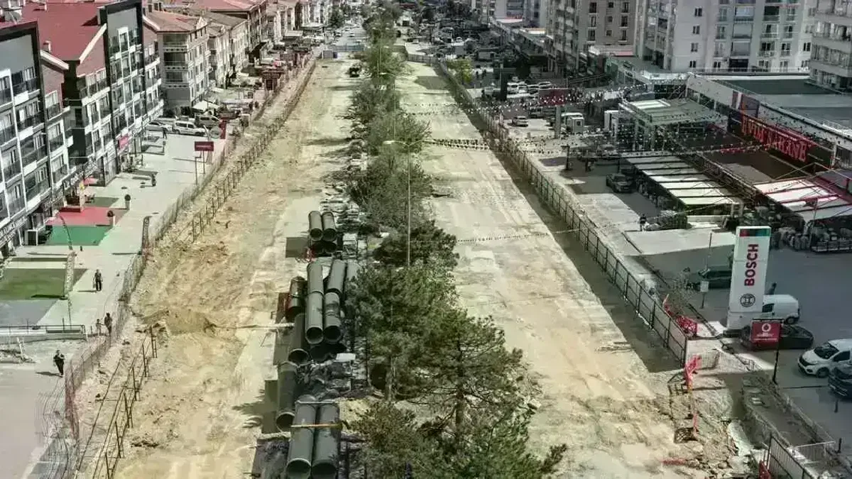 Ankara'da Dikimevi-Natoyolu hattı tüm hızıyla ilerliyor