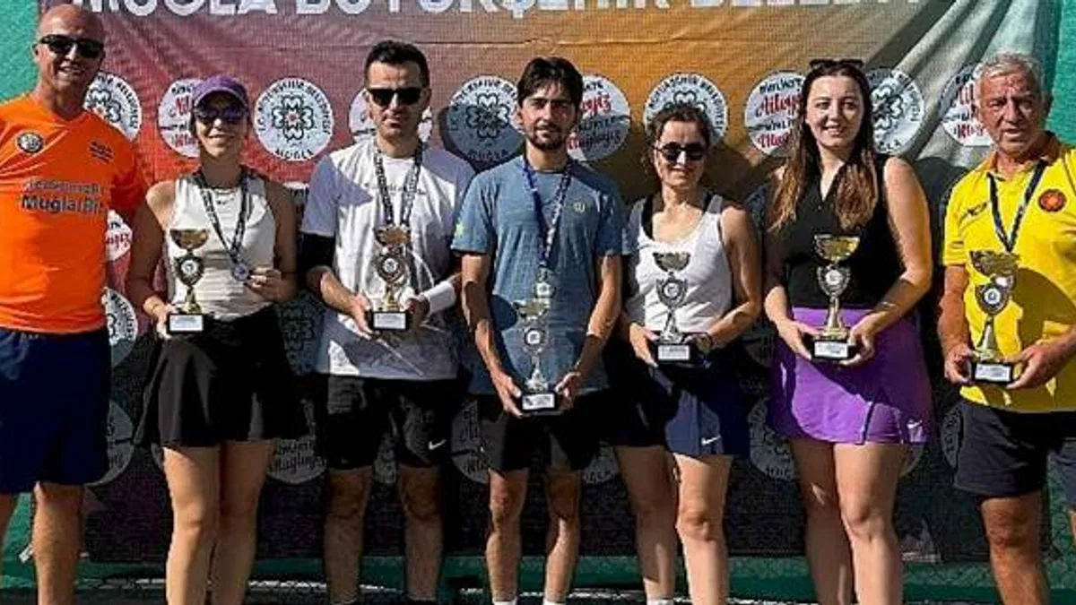 Muğla Büyükşehir Belediyesi 6. Geleneksel Cumhuriyet Kupası Karma Tenis Turnuvası Dalaman'da Yapıldı