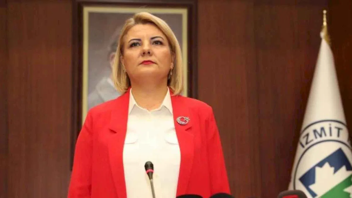 Başkan Hürriyet ilk mecliste alkışlarla karşılandı