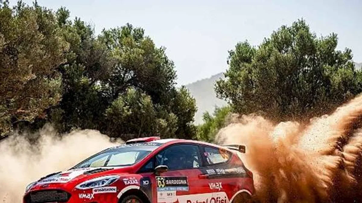 Türkiye'nin en genç ralli şampiyonu Kerem Kazaz, Dünya Ralli Şampiyonası'nın WRC3 kategorisinde 4.'lüğe yükseldi