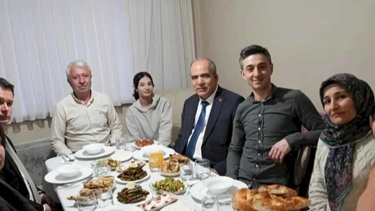 Erkan Aydın Ayaz ailesinin iftar sofrasına konuk oldu