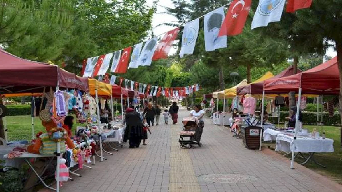 Üretici kadınlar pazarda buluştu