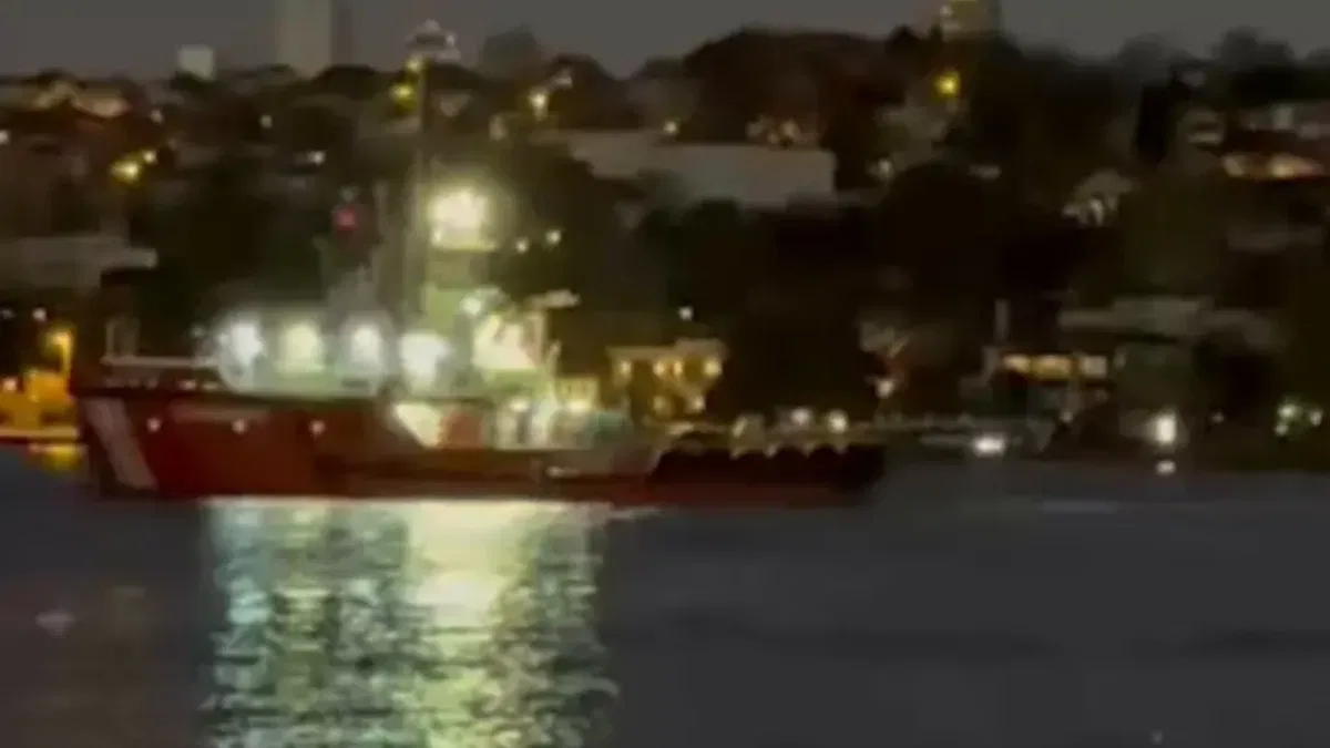 Yeniköy açıklarında karaya oturan 'KAPPA' kurtarıldı