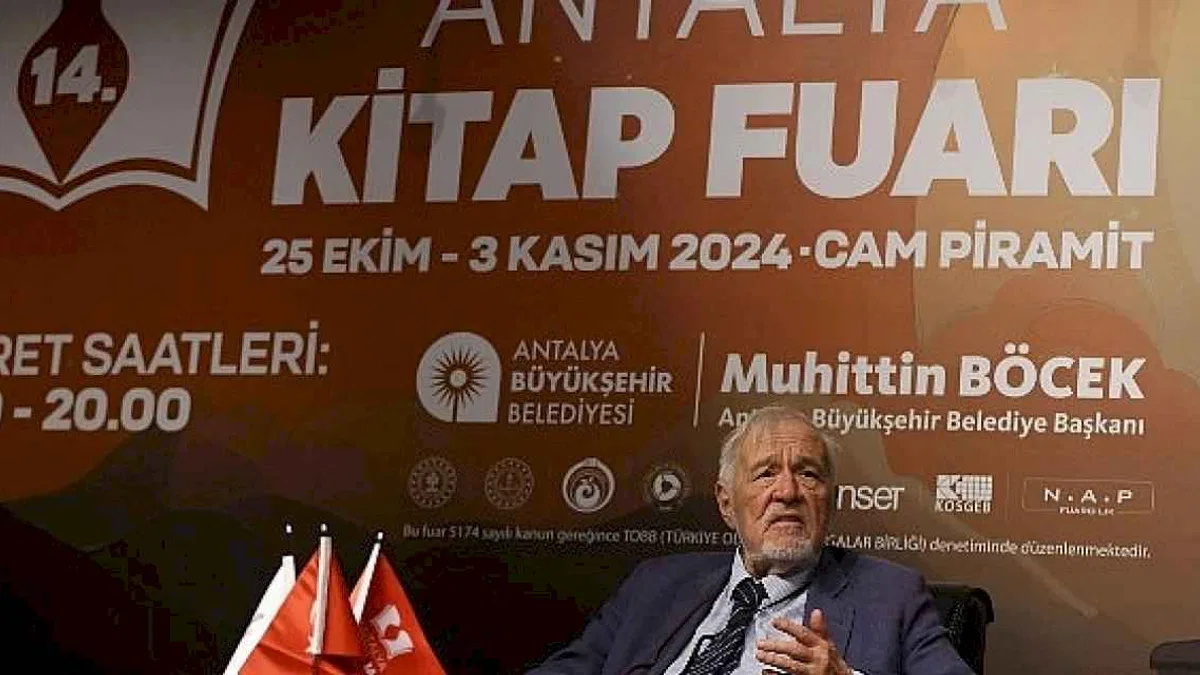 Antalya Kitap Fuarı'nda İlber Ortaylı'ya büyük ilgi