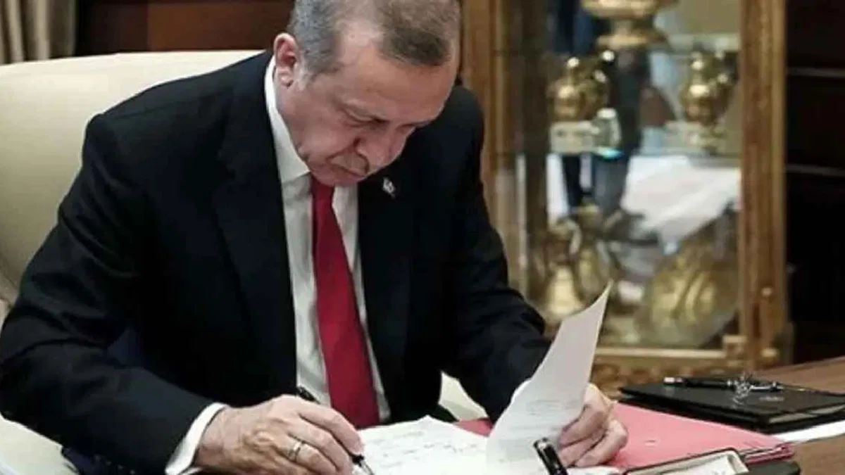 Görevden alma ve atamalar 'Resmi'leşti