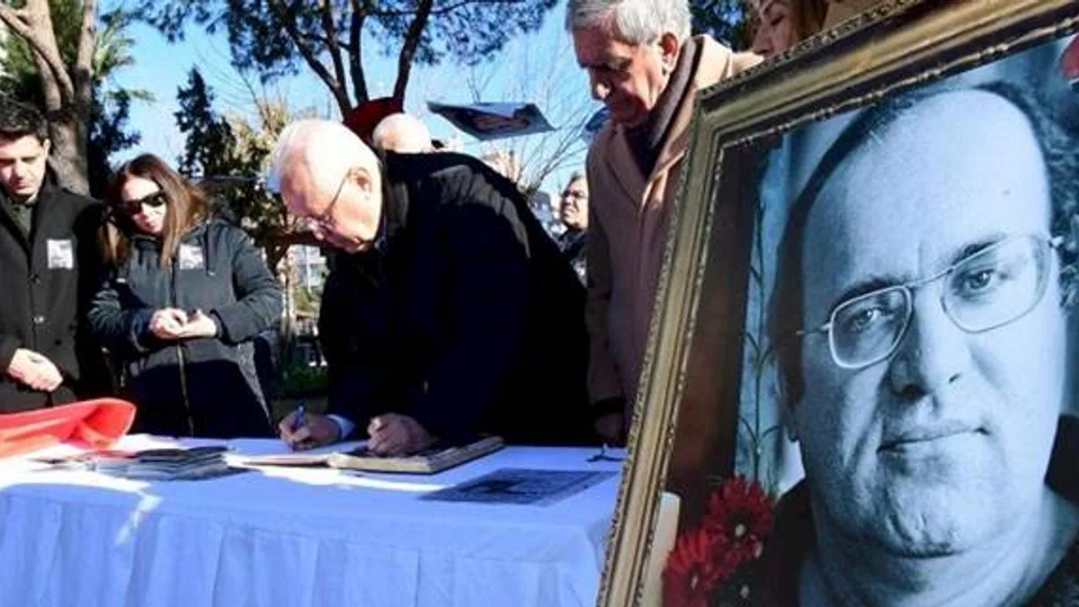 Uğur Mumcu Karabağlar'da anıldı