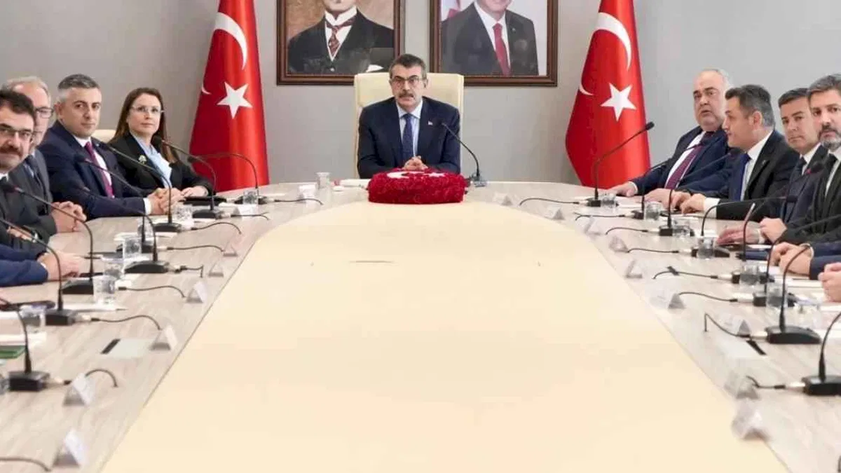 Bakan Tekin eğitimi Bartın'da değerlendirdi