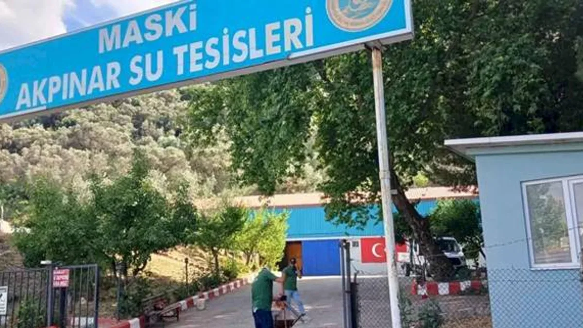 Manisa'da su depolarının çevresinde yangın riskine karşı temizlik
