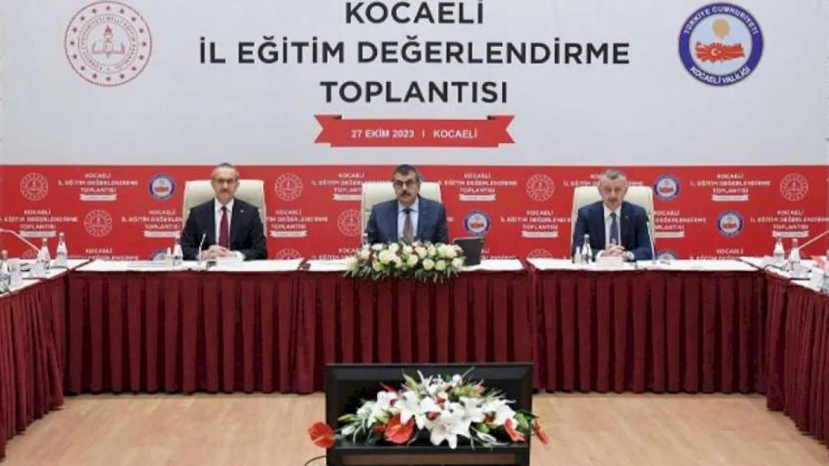 Bakan Tekin eğitimi Kocaeli'den değerlendirdi