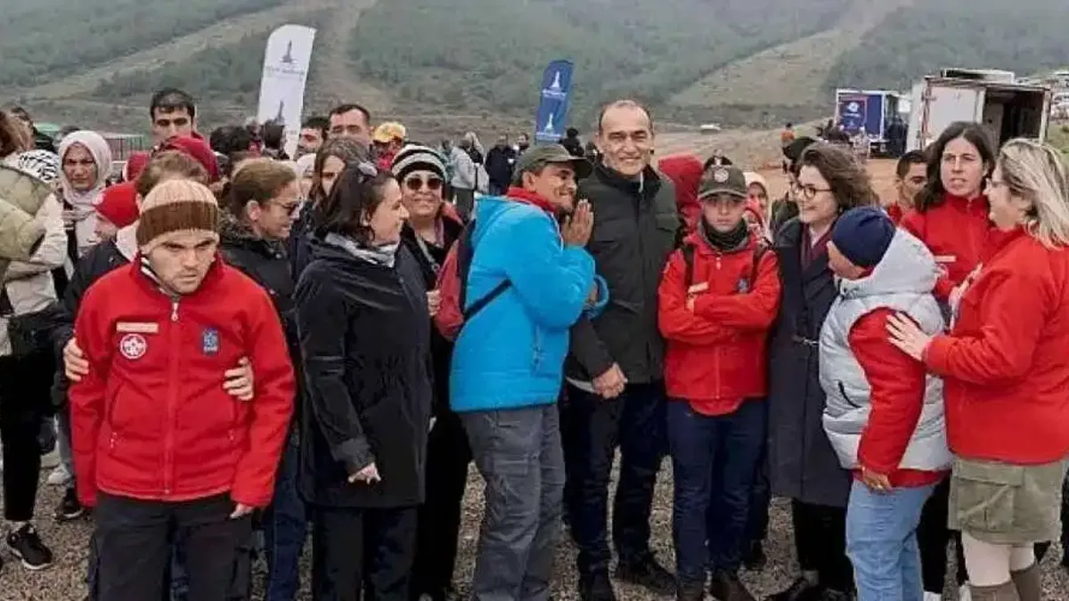Engelli izciler, fidanları toprakla buluşturdu
