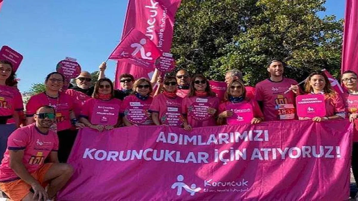 Maraton İzmir'de Eğitime Erişimi Risk Altındaki Kız Çocuklarına Büyük Destek!